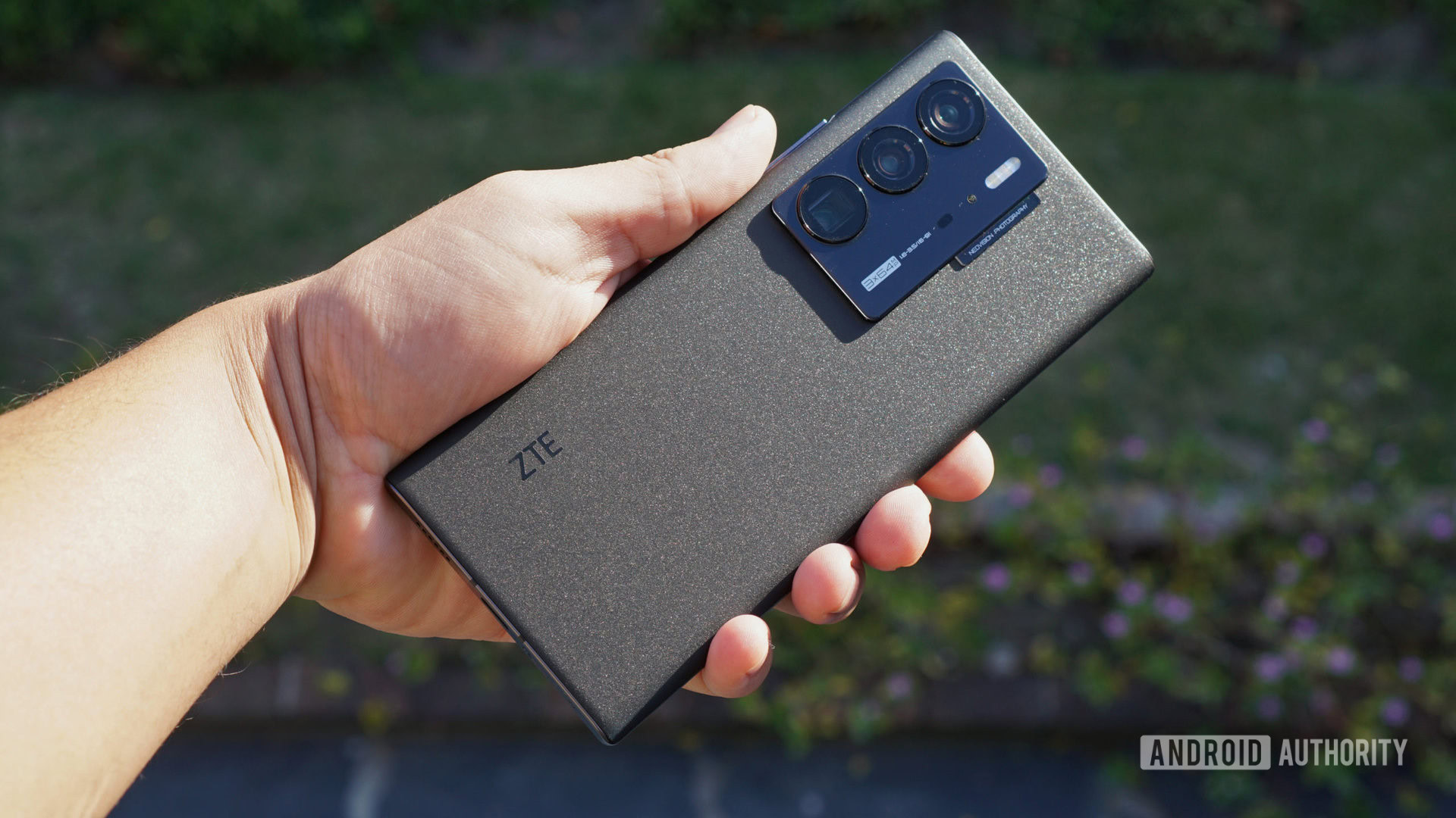 ZTE Axon 40 Ultra review: Hiding in plain sight