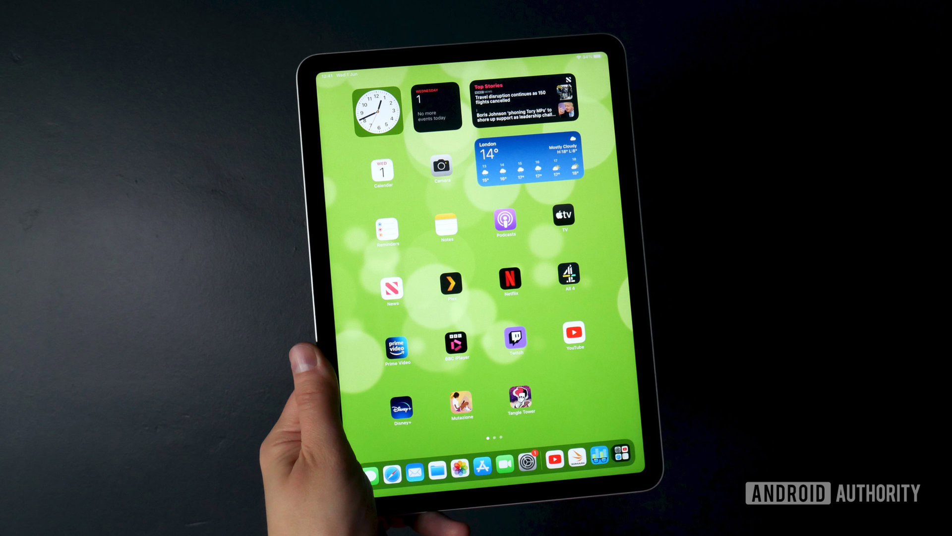 iPad Pro (2022) Vs. iPad Air (2022): Which Apple Tablet Is Right for You?