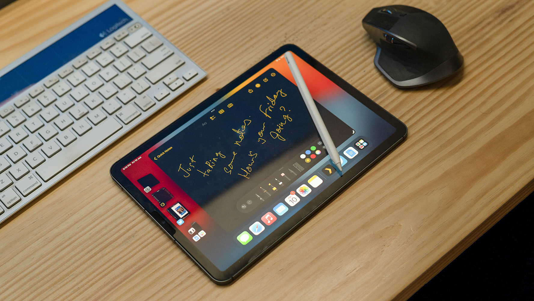 iPad Air generasi ke-5 digunakan sebagai tablet 1