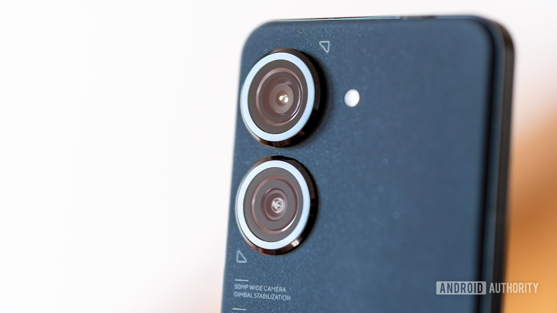 ASUS Zenfone 9 camera housing macro