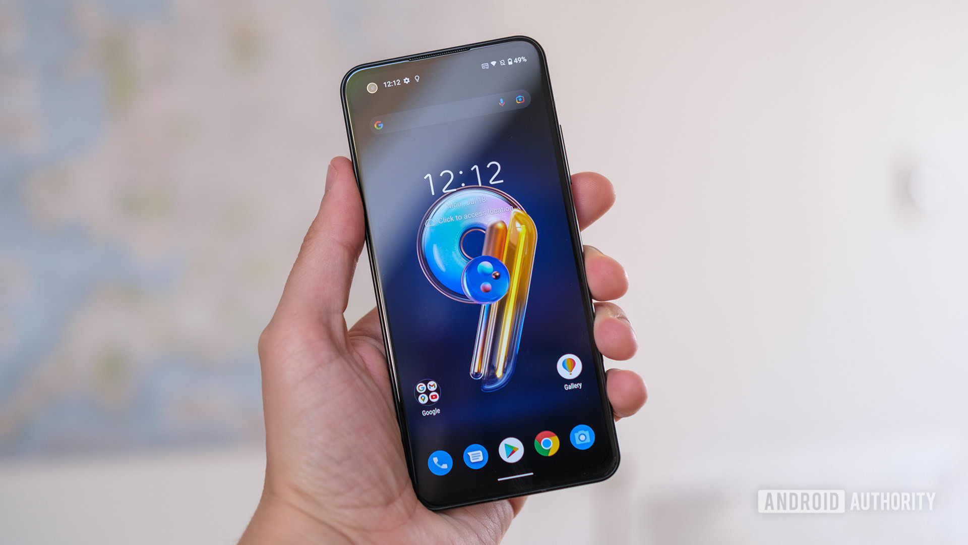 Asus Zenfone 9 front in hand