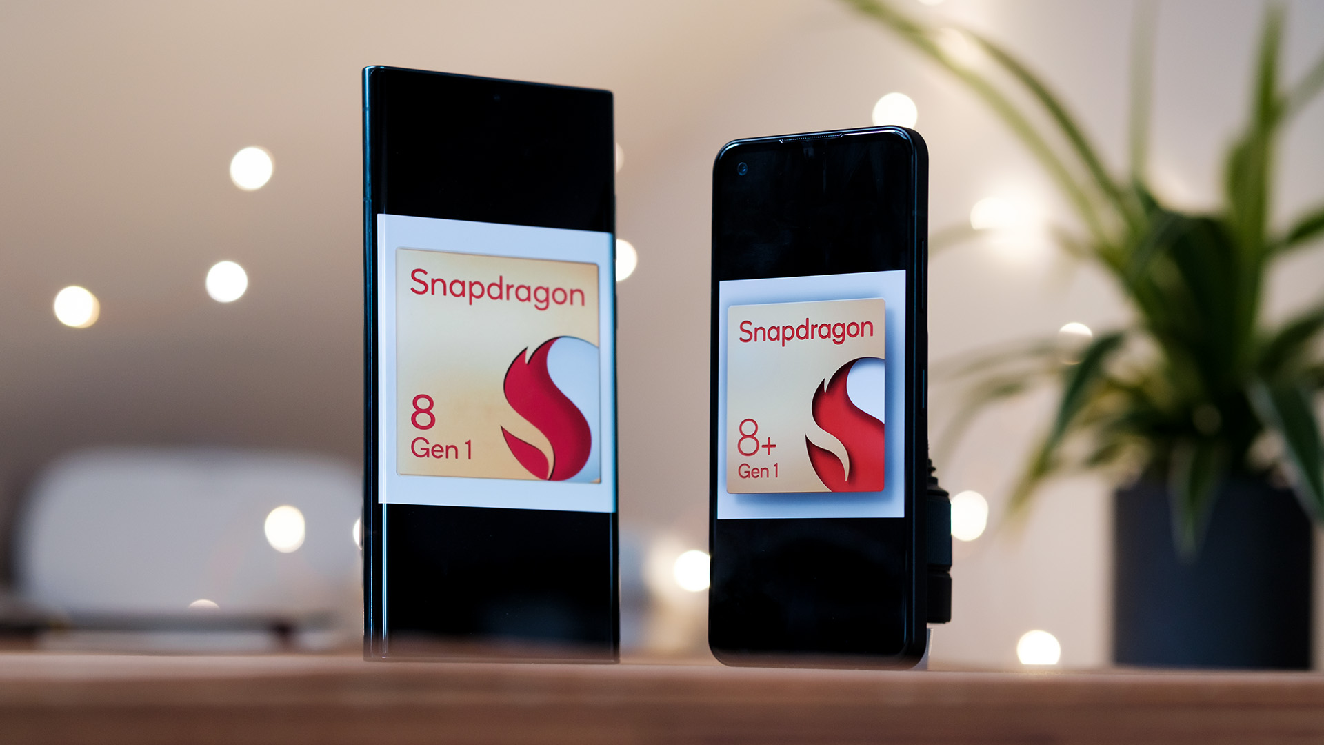 Qualcomm Snapdragon 8 Plus Gen 1 vs 8 Gen 1 logos