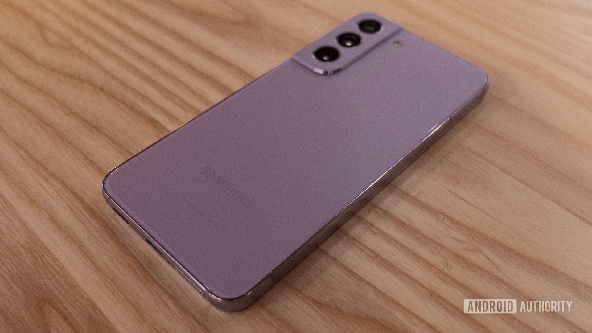 Samsung Galaxy S22 Bora Purple On Side Again