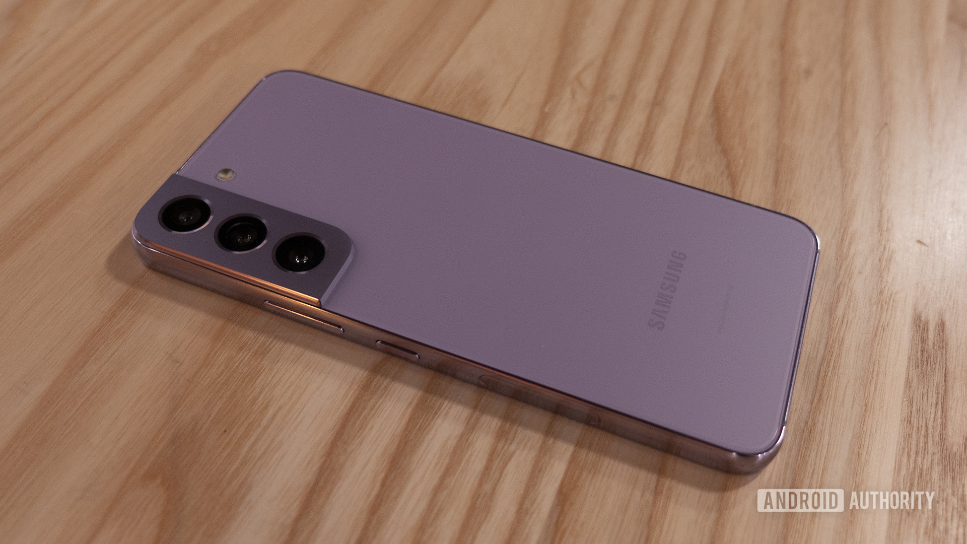 Samsung Galaxy S22 Bora Purple On Side