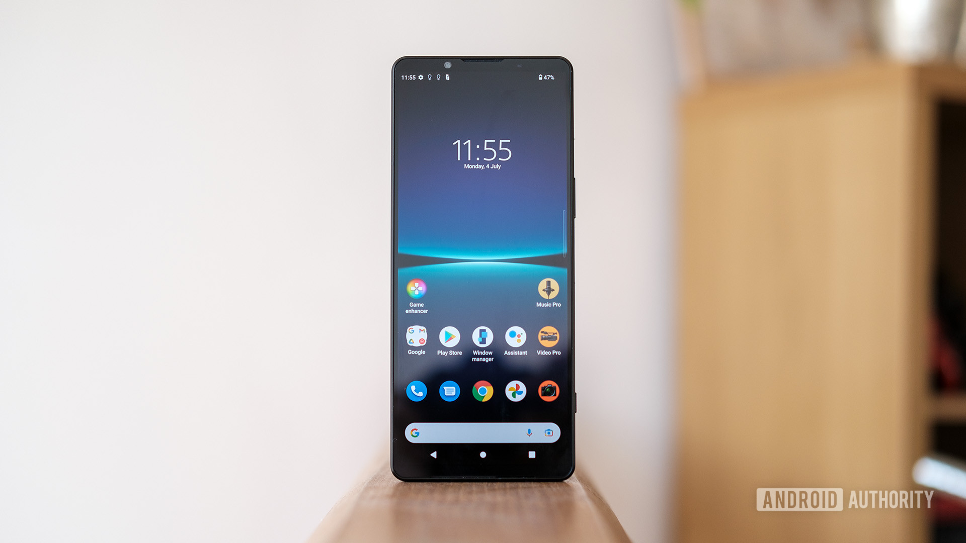 Sony Xperia 1 IV standing screen