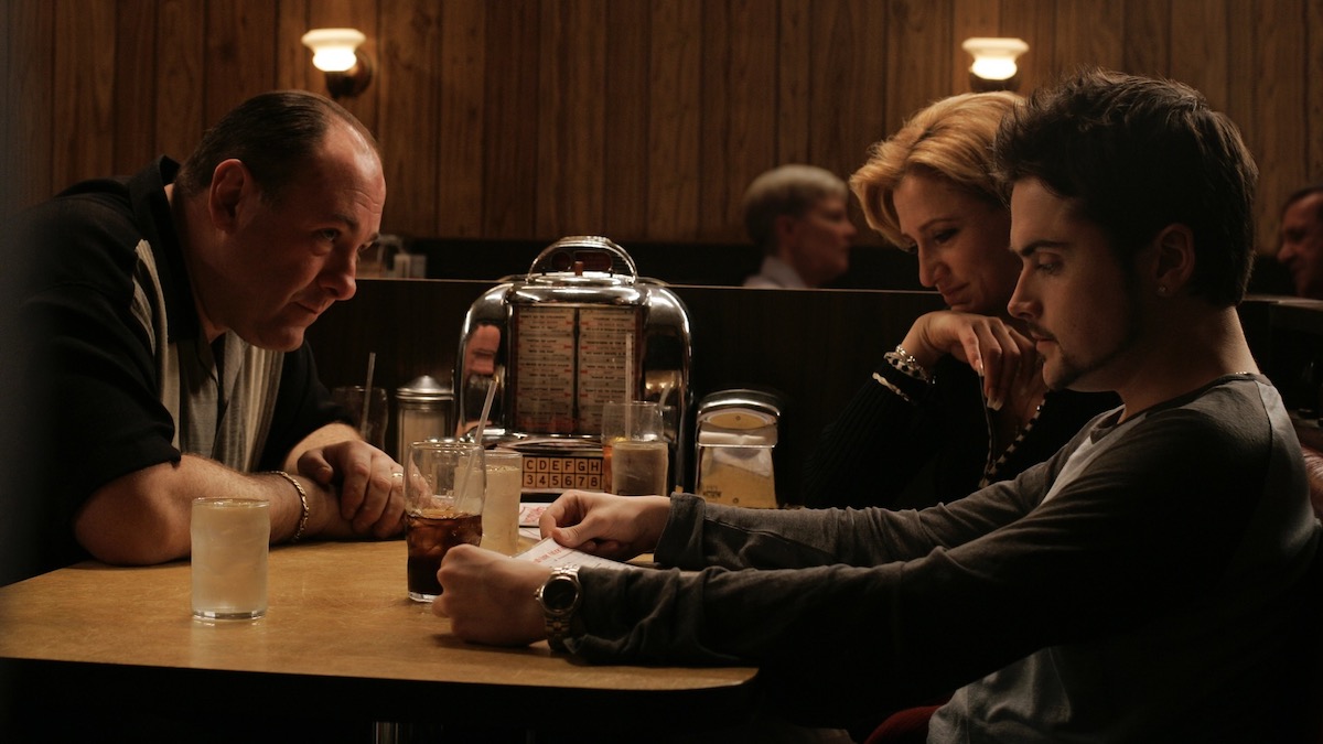 The Sopranos eating dinner at a restaurant - HBO library