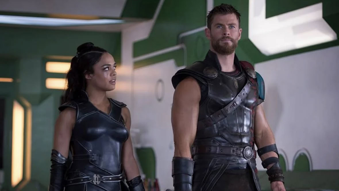 Thor and Valkyrie at Tor Rear Ragnarok