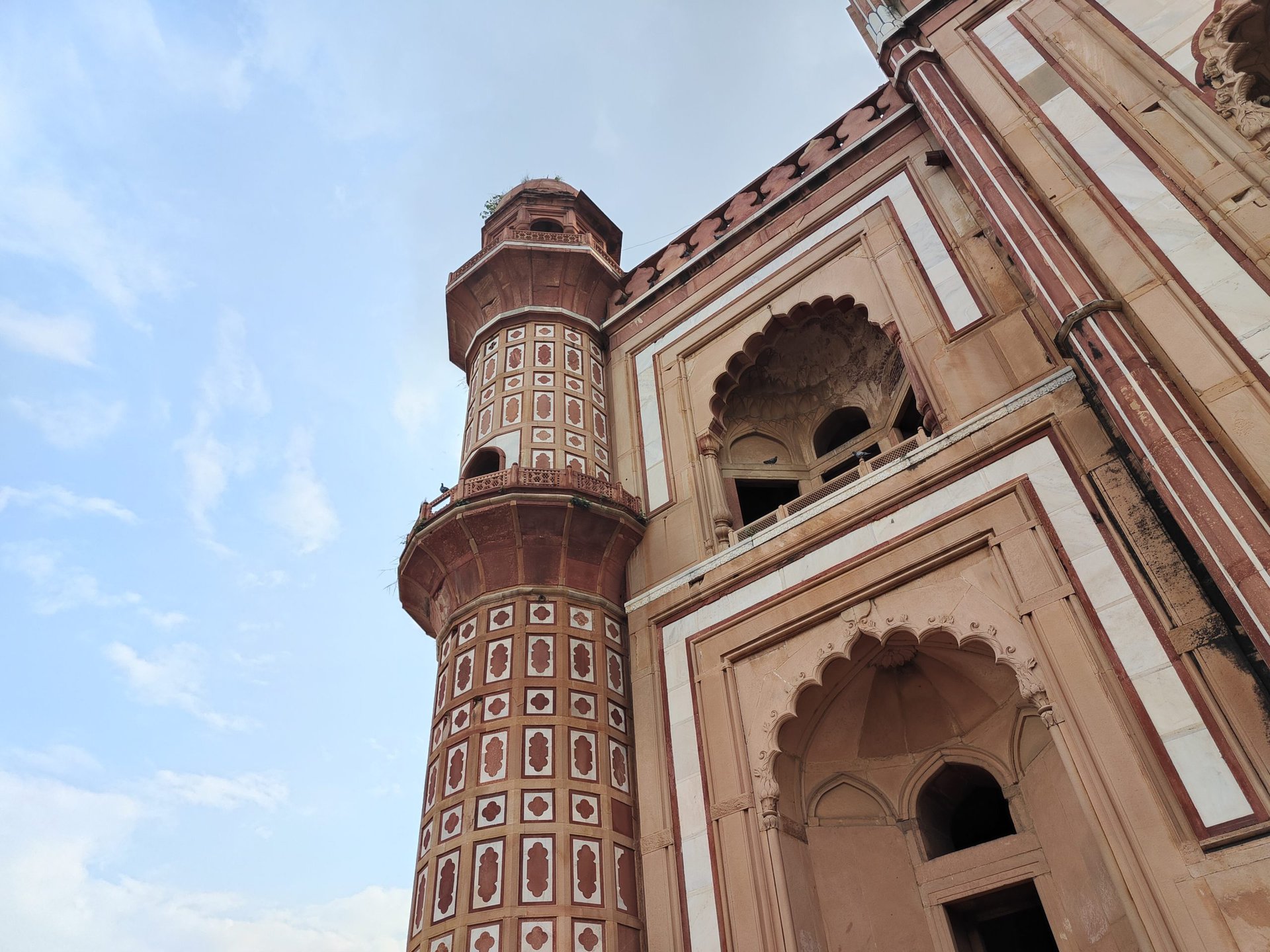 OnePlus 10T camera sample minaret standard