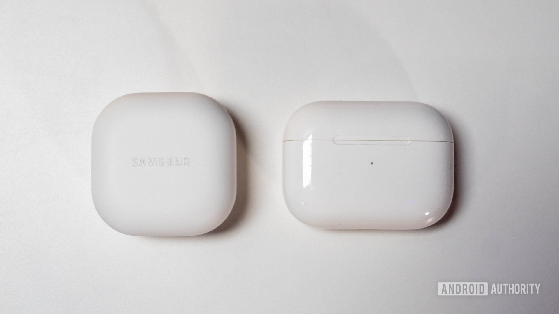 Samsung Galaxy Buds 2 Pro vs AirPods Pro case size comparison