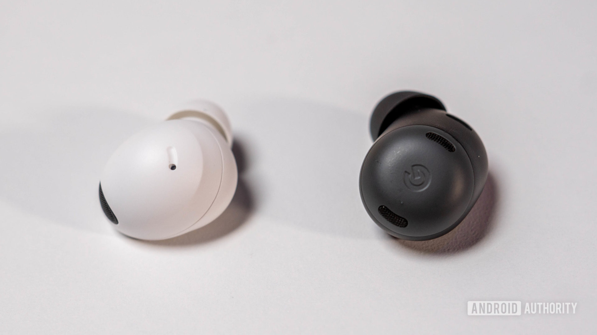 Samsung Galaxy Buds 2 Pro vs Pixel Buds Pro earbud size comparison solo