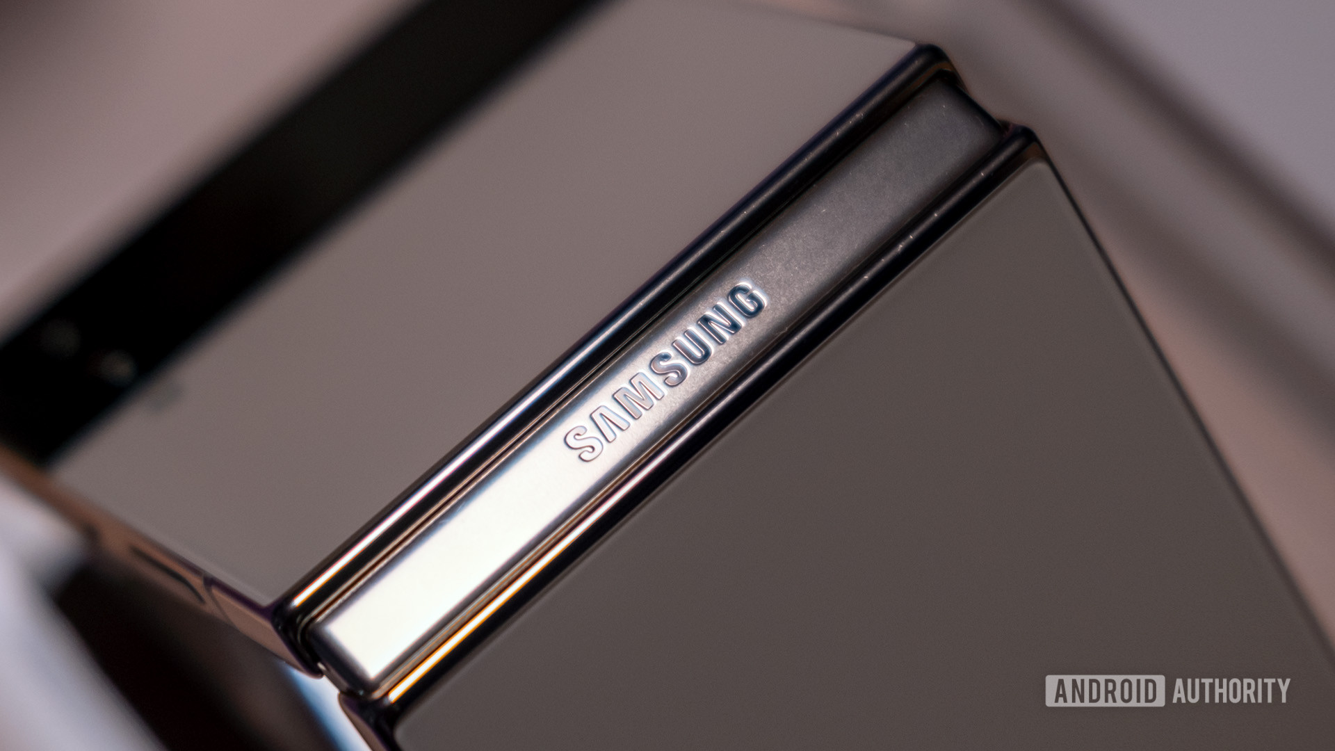 Logo Samsung Galaxy Z Flip 4 engsel