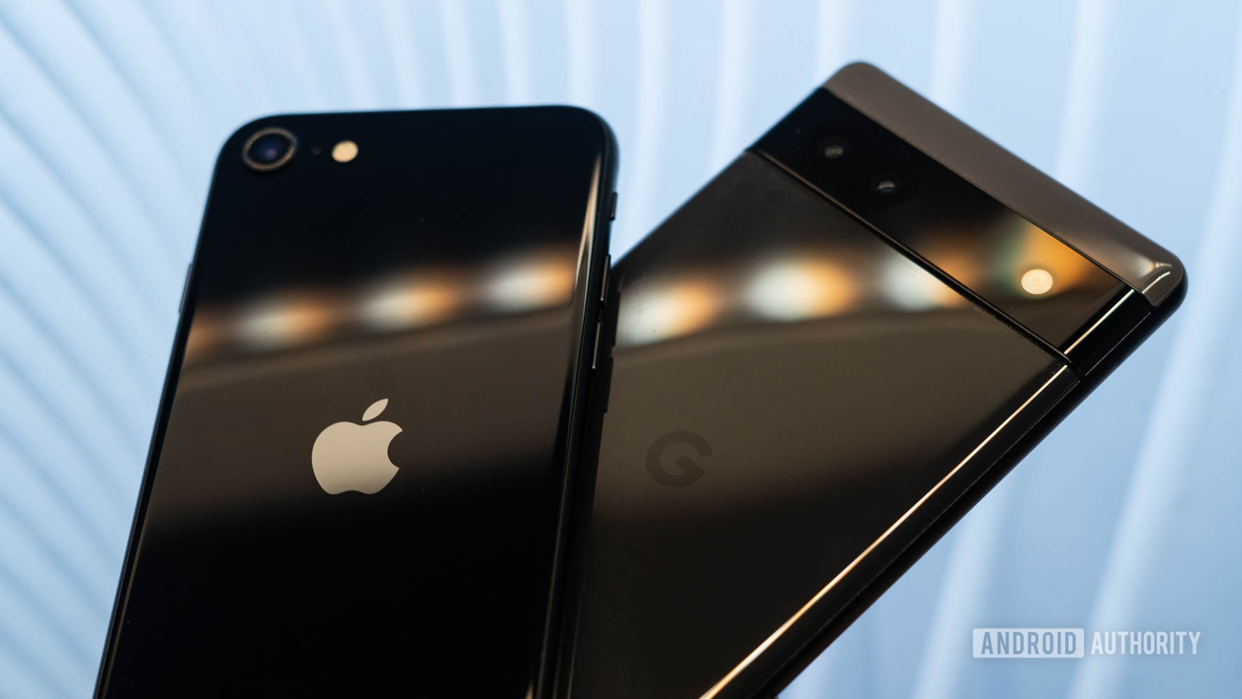 iPhone SE 2022 vs Google Pixel 6a cameras - Google Pixel 6a vs Apple iPhone SE