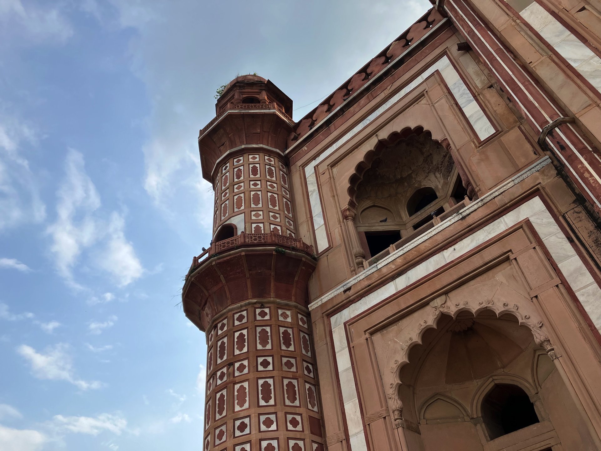iPhone SE photo of a minaret