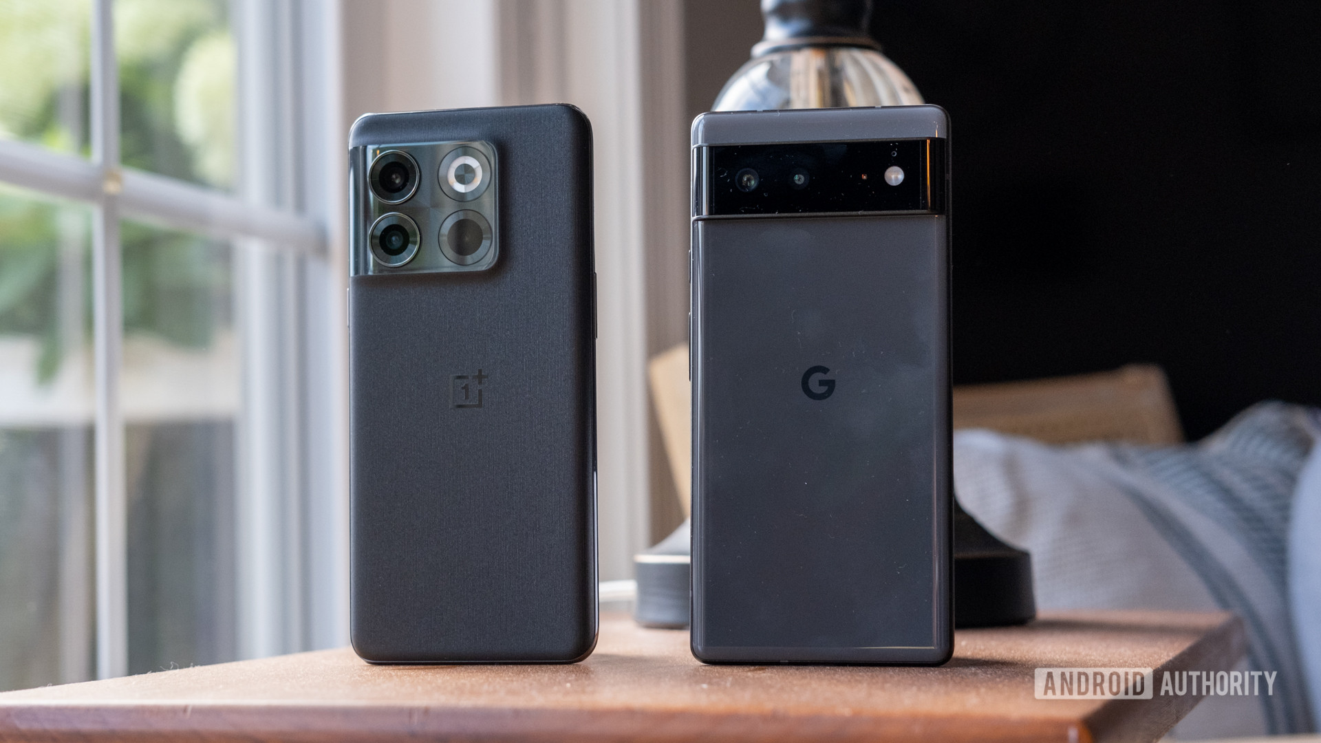 Pixel 6 vs Oneplus 10t back cover