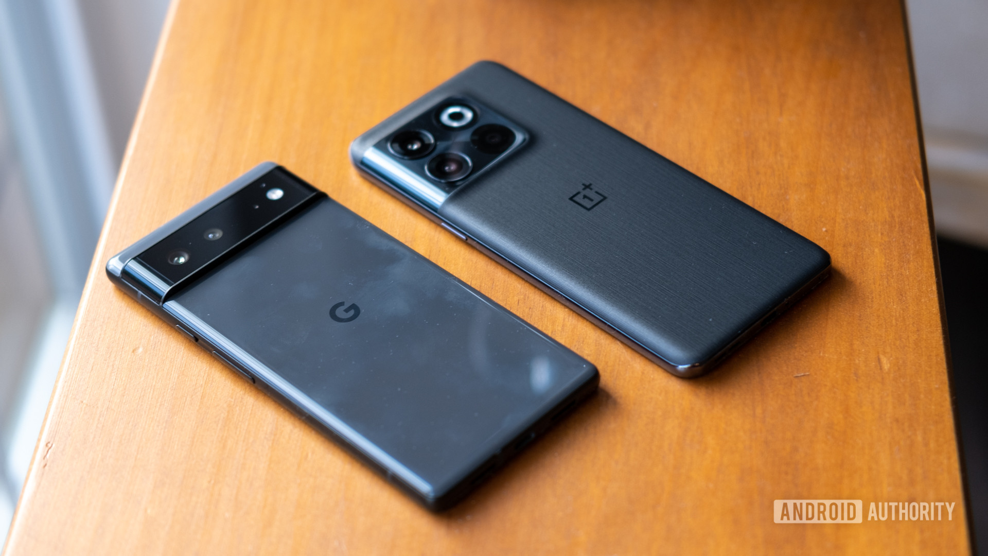 pixel 6 vs oneplus 10t showing buttons