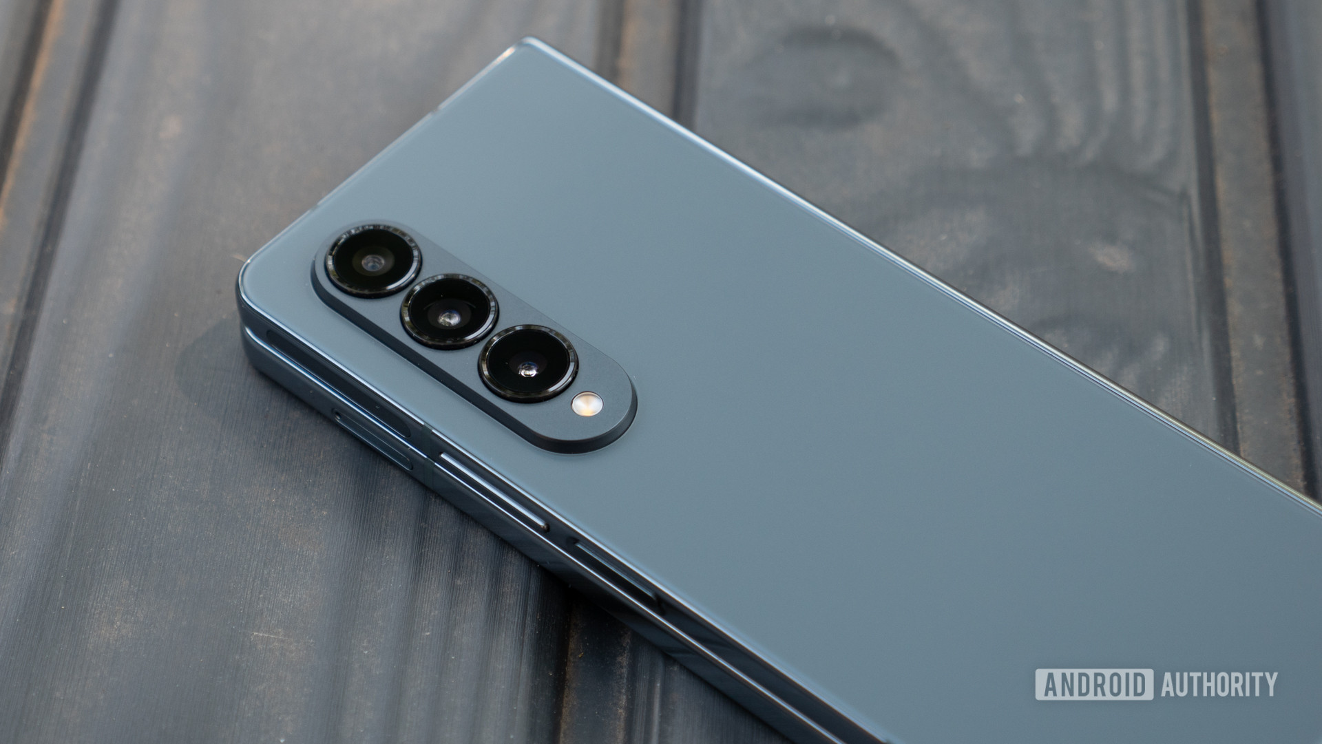 samsung galaxy z fold 4 cameras and buttons
