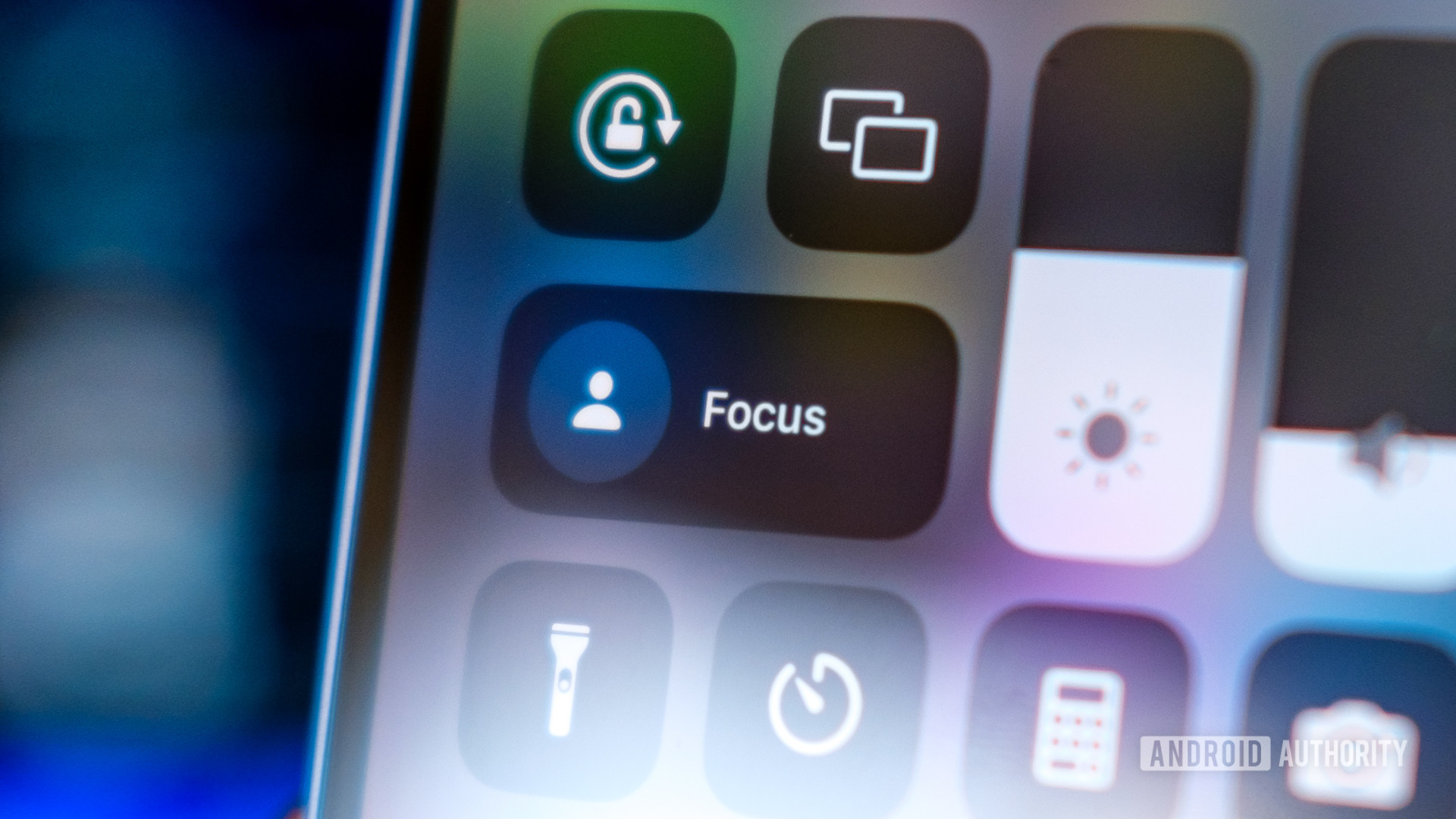 A photo of an Apple iPhone showing the iOS Focus feature.