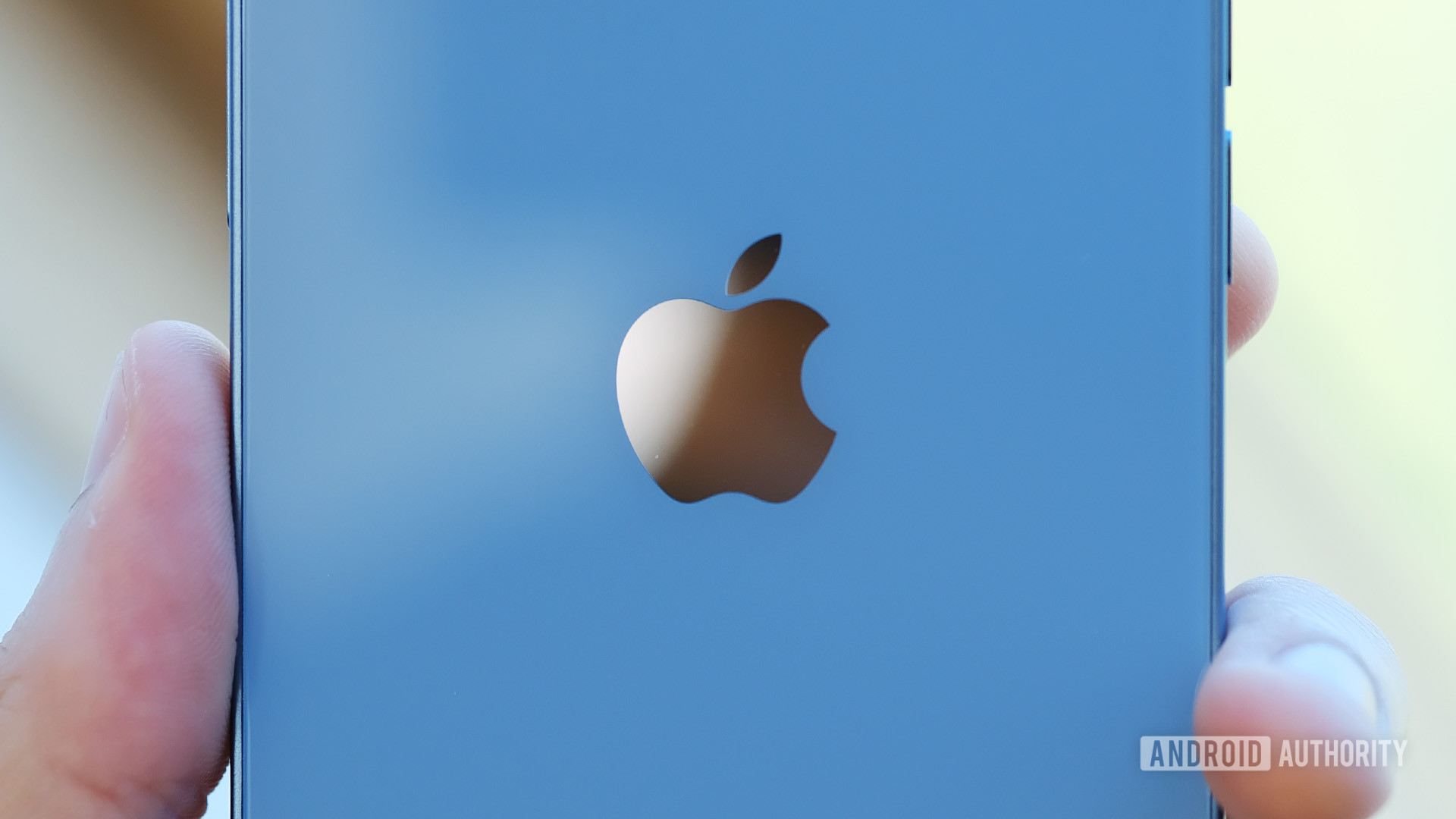 Apple iPhone 14 logo