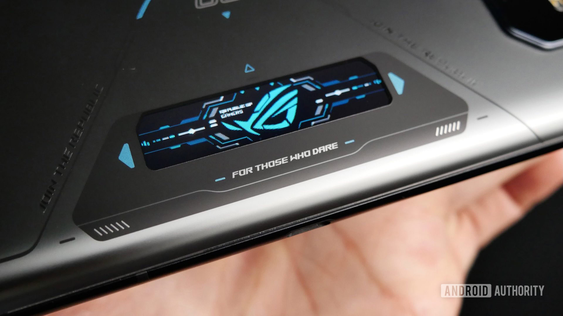 ASUS ROG Phone 6D Ultimate rear display