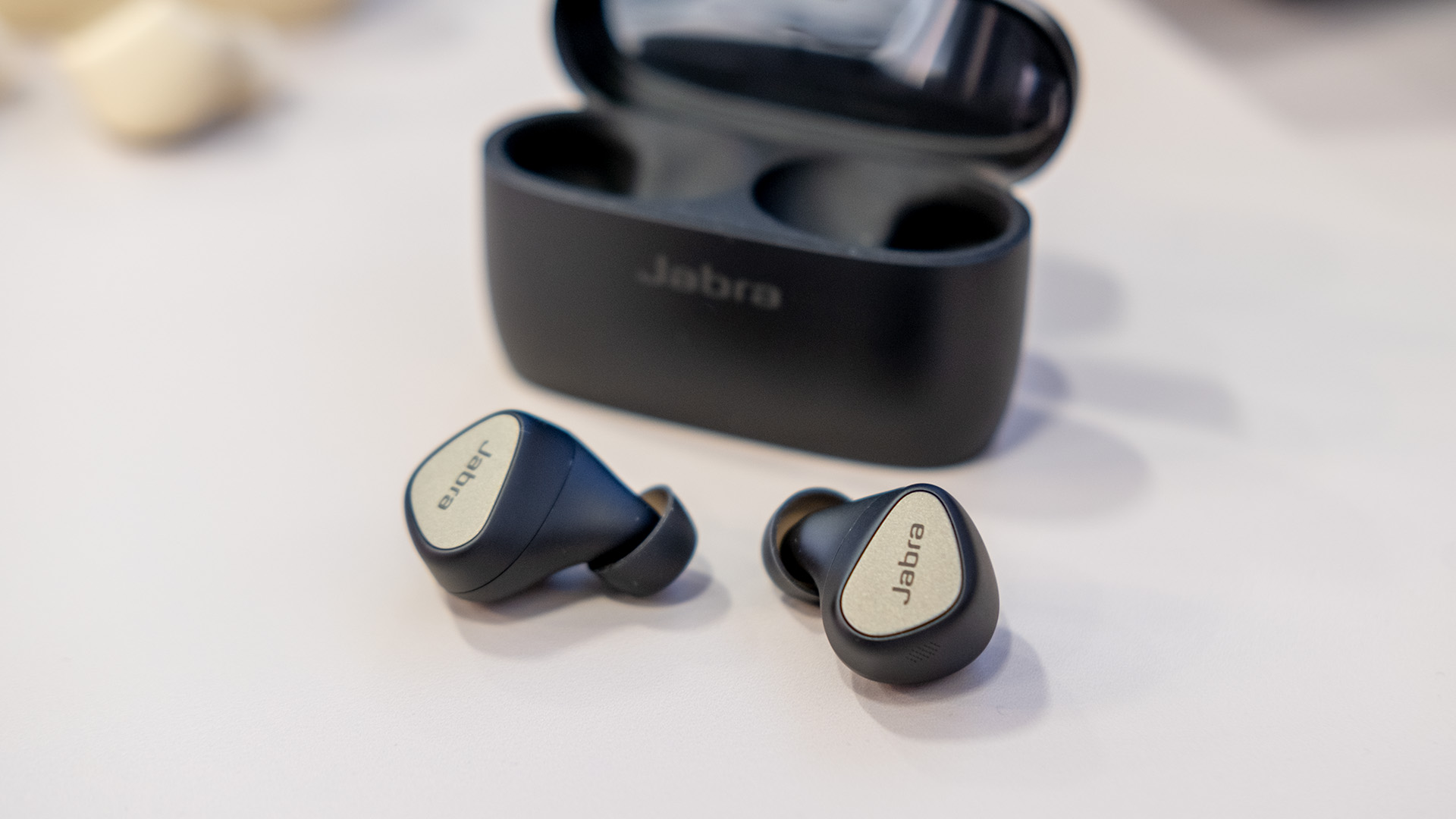 Jabra Elite 5 earbuds black