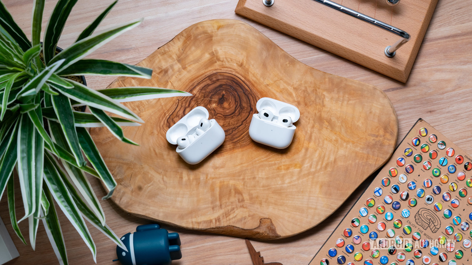Apple Airpods Pro 2nd generation vs Apple Airpods 3rd generation hero case comparison