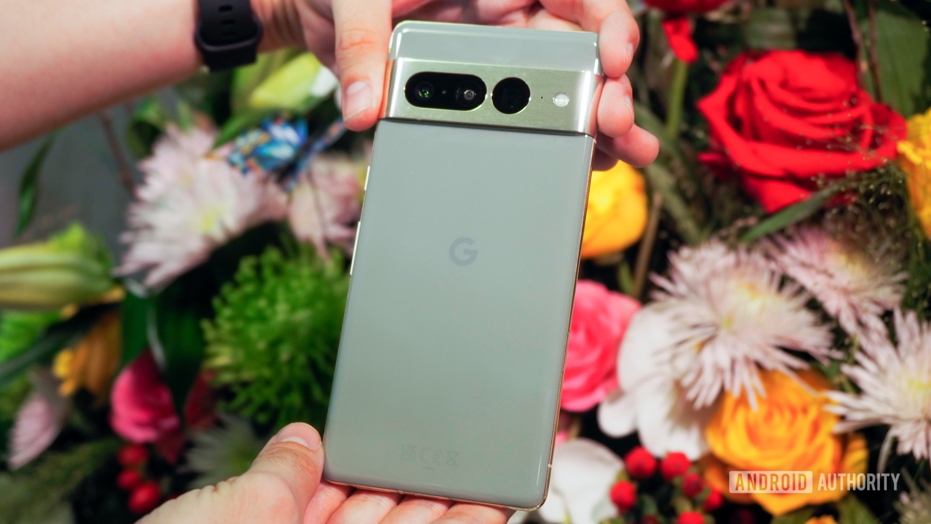 Google Pixel 7 Pro Lemongrass back