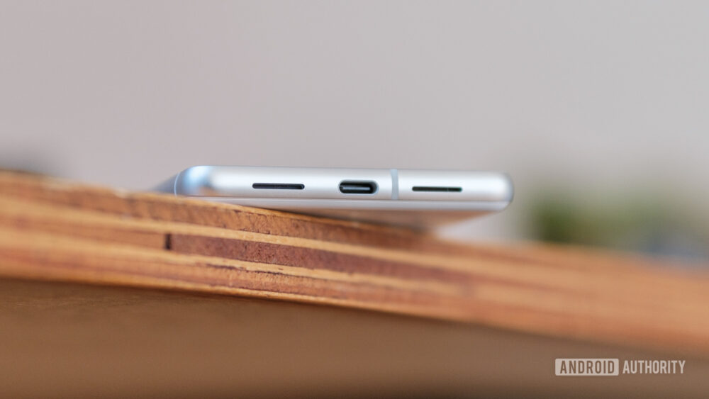 Does the Google Pixel 7 have a headphone jack? Android Authority