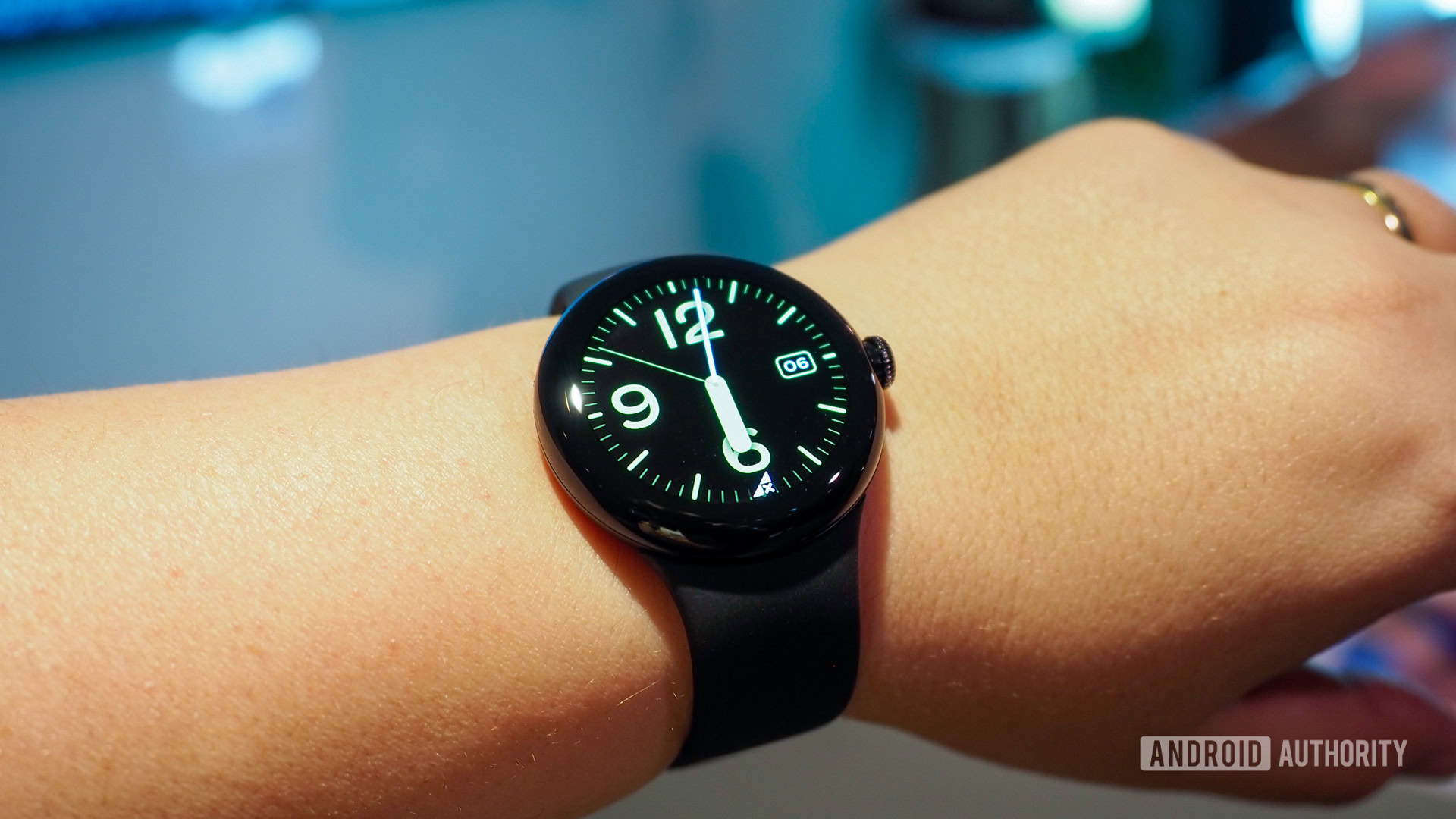 Google Pixel Watch om de pols 2