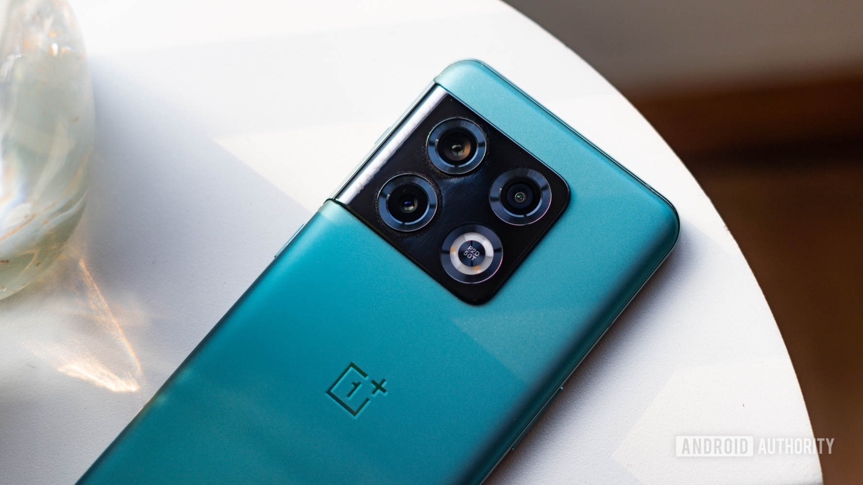 La revue OnePlus 10 Pro a examiné la mise au point de la caméra de haut en bas