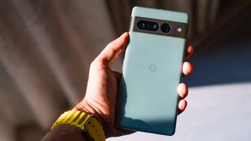 Ponsel Google Pixel, salah satu perangkat yang mendapat perlindungan keamanan baru Android