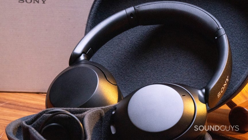 Fones de ouvido Sony WH XB910N nas vendas da Black Friday 2022