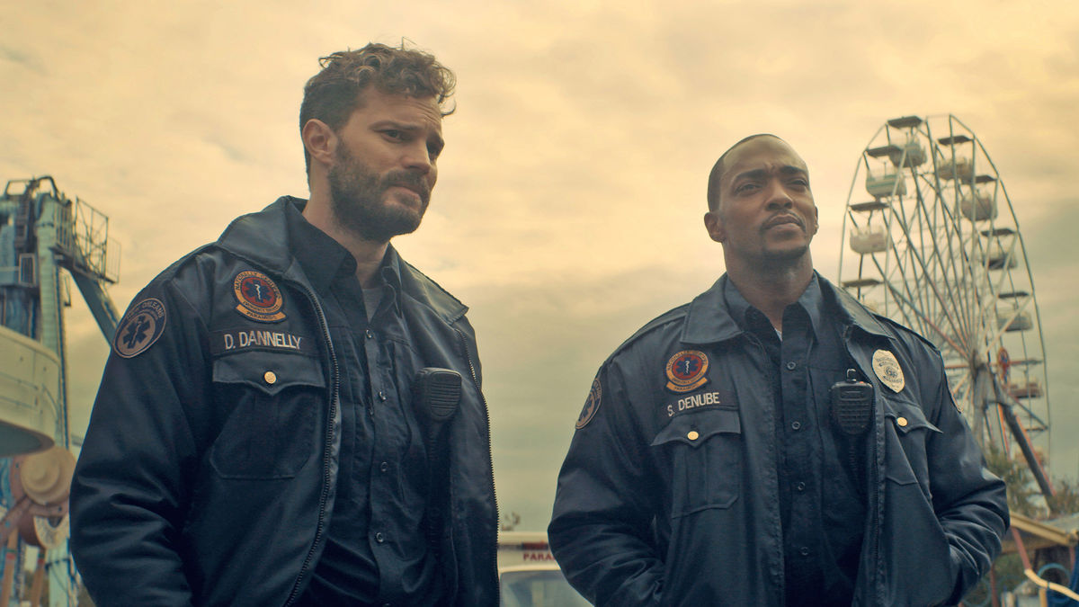 Anthony Mackie and Jamie Dornan as paramedics in Synchronic - best psychological thrillers on Netflix