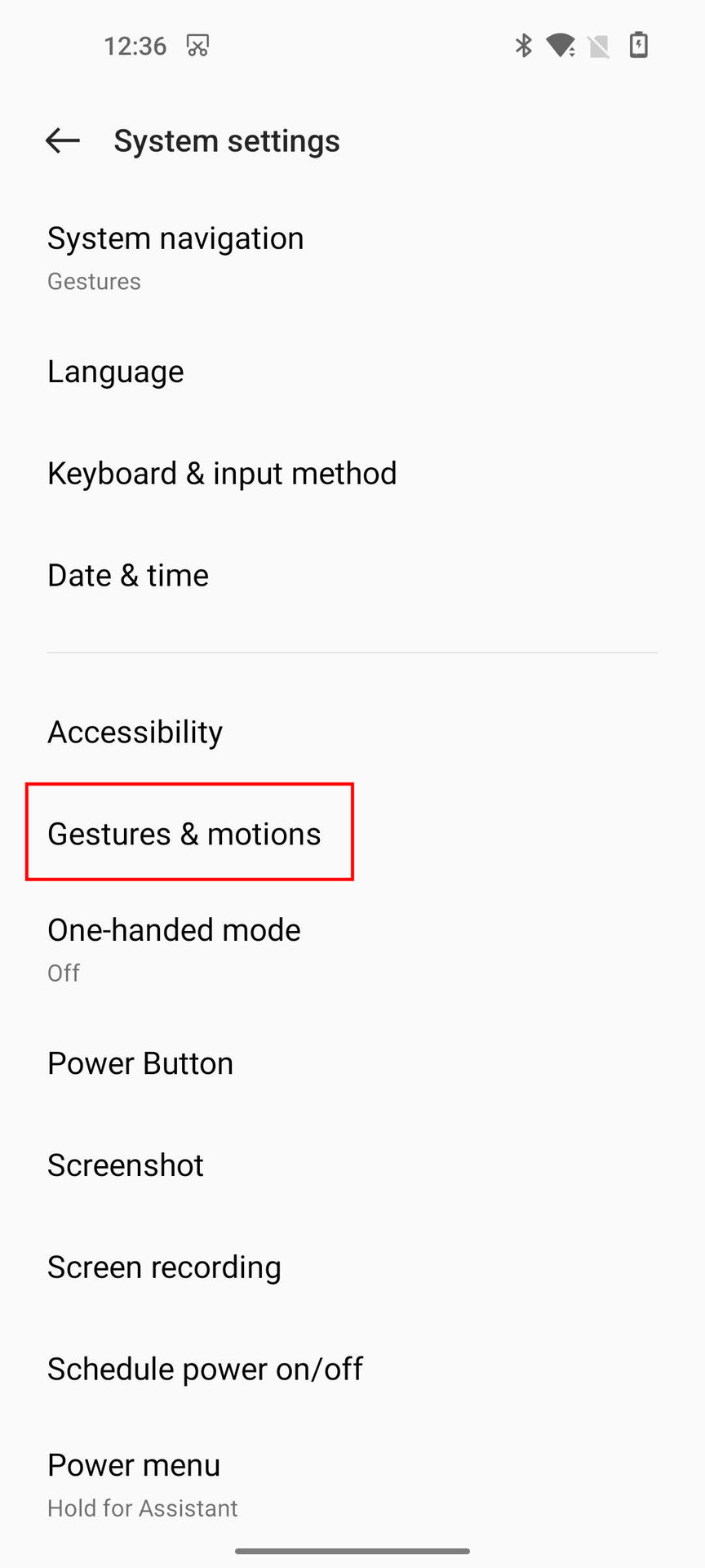 Turn the flashlight onoff using OnePlus Screen Off Gestures 2