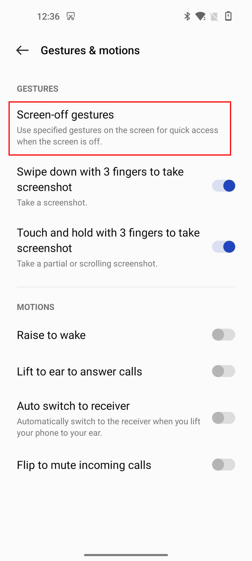 Turn the flashlight onoff using OnePlus Screen Off Gestures 3