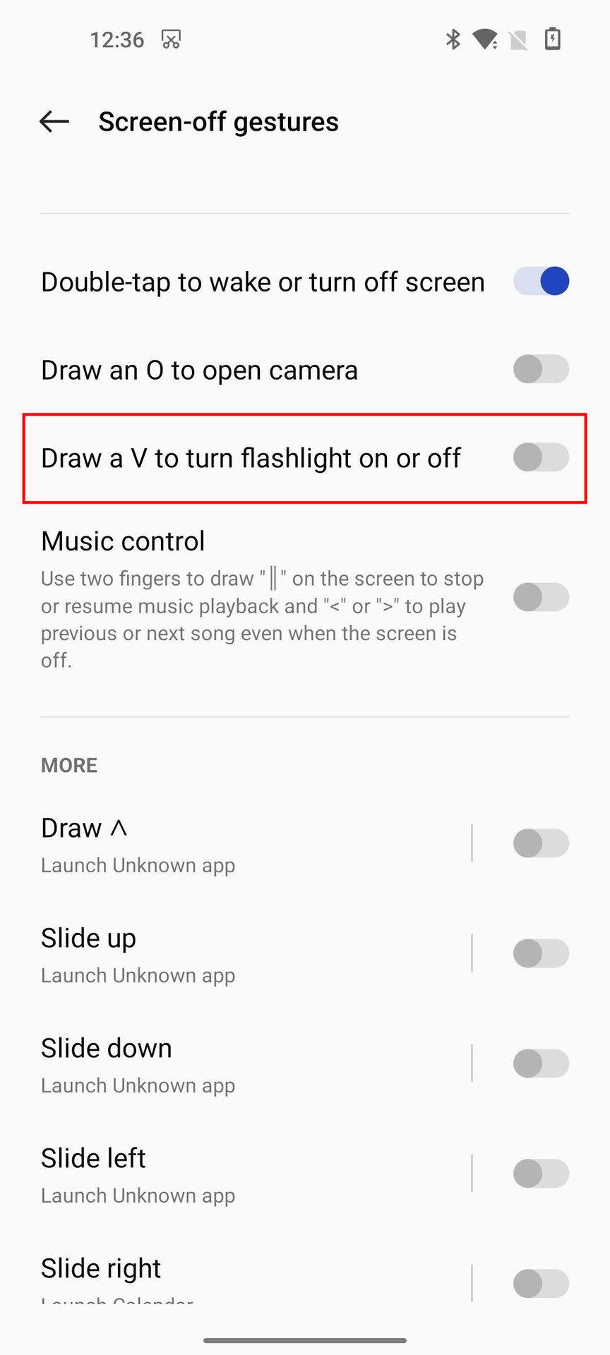 Turn the flashlight onoff using OnePlus Screen Off Gestures 4