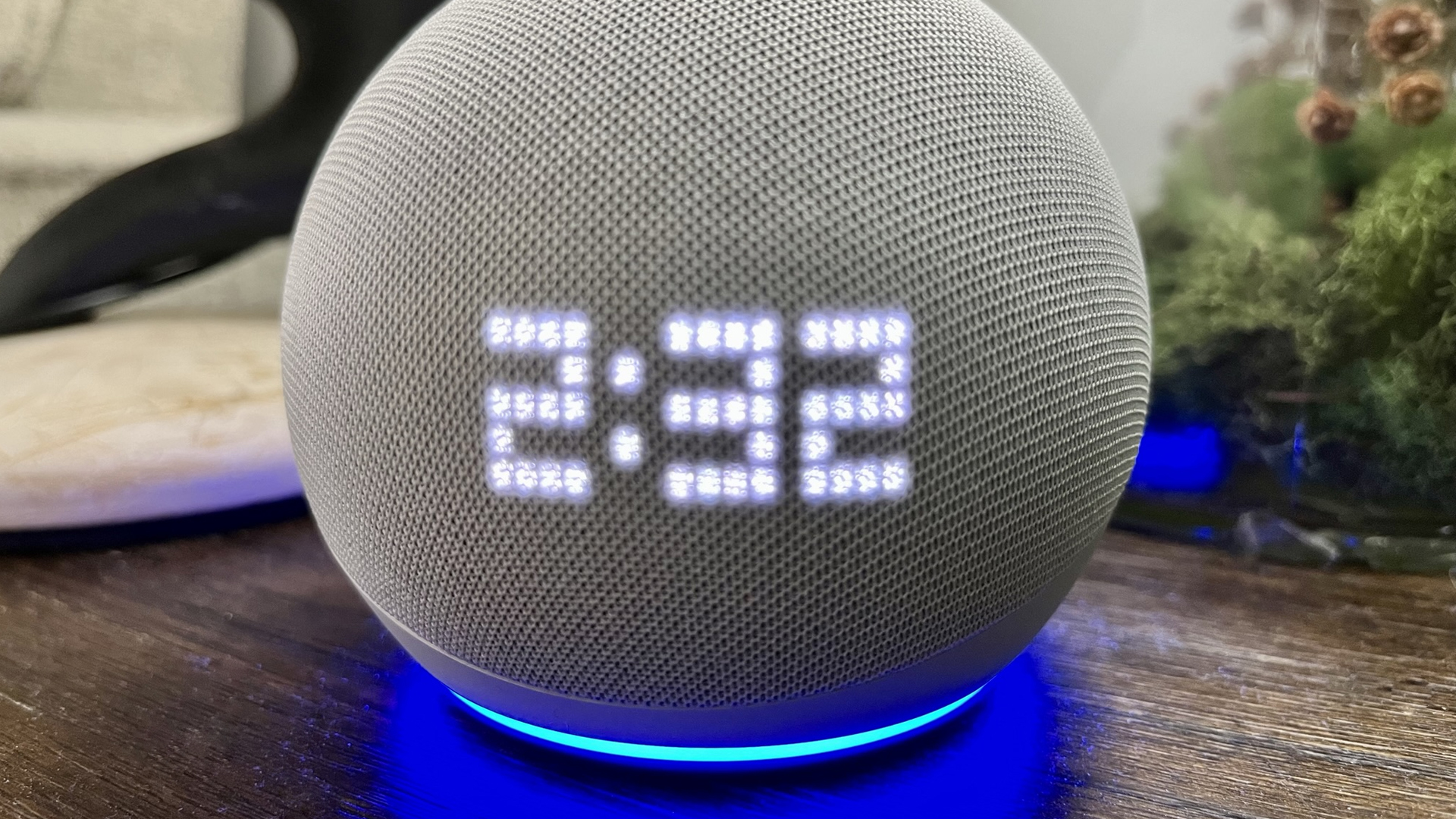 A 5th gen Echo Dot with Clock