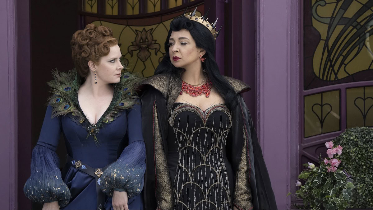 Amy Adams and Maya Rudolph in Disenchanted