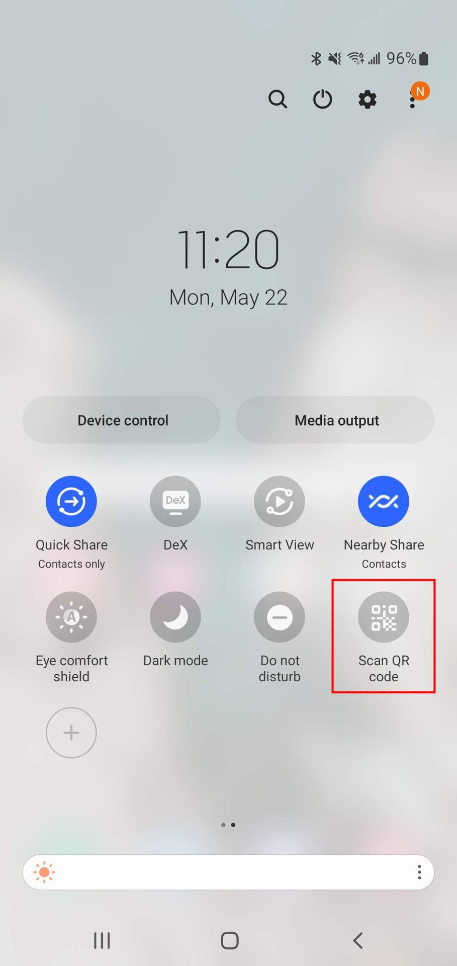How to scan a QR code with a Samsung Galaxy phone using the quick toggles 1