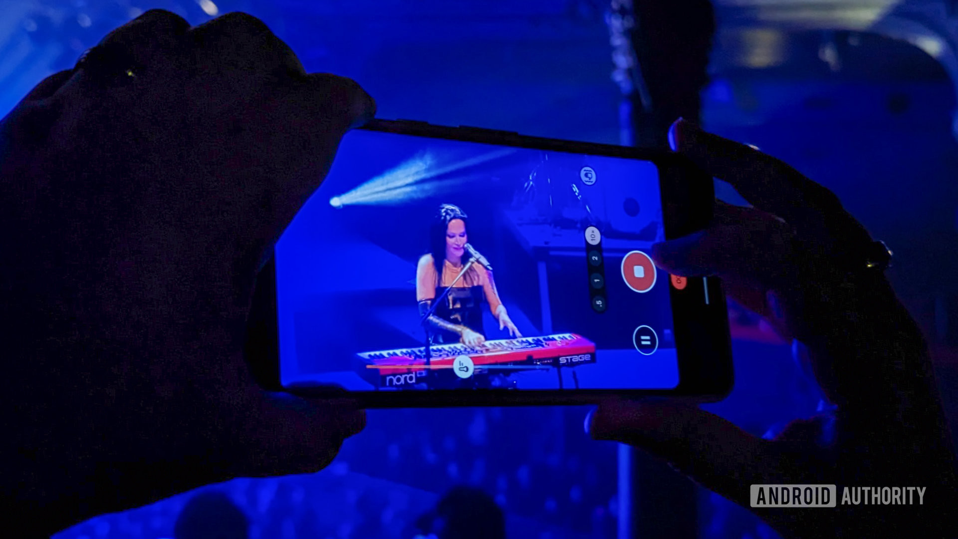 google pixel 7 pro snapping photo concert 2 2