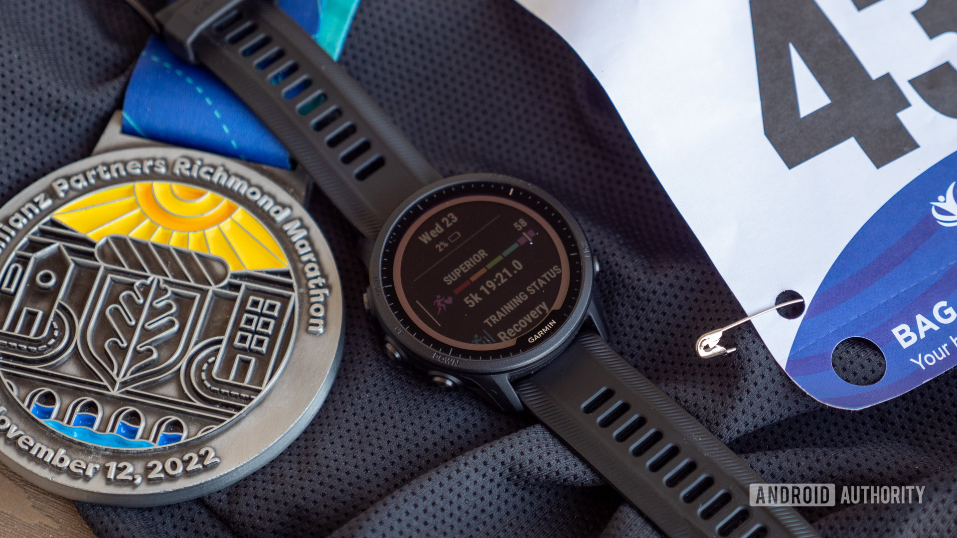 marathon Garmin forerunner with medal coros