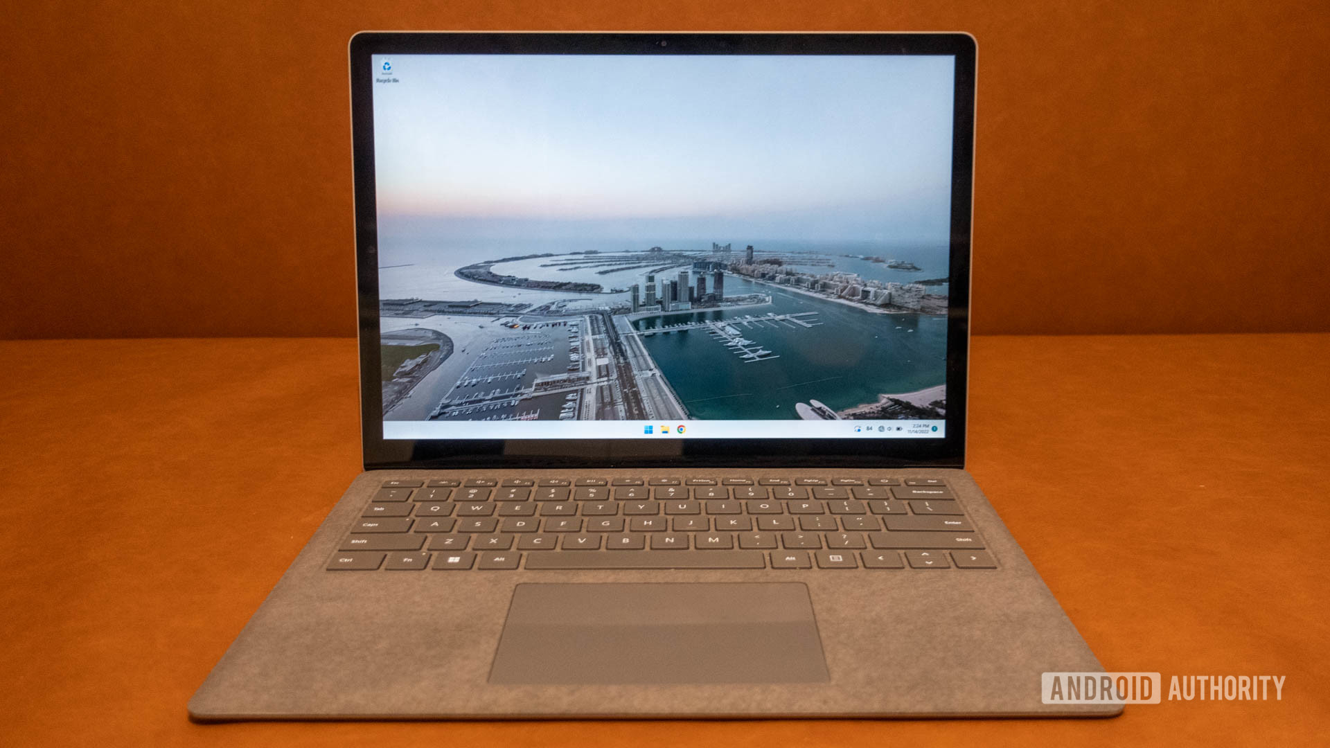 Surface Laptop 4 escritorio abierto