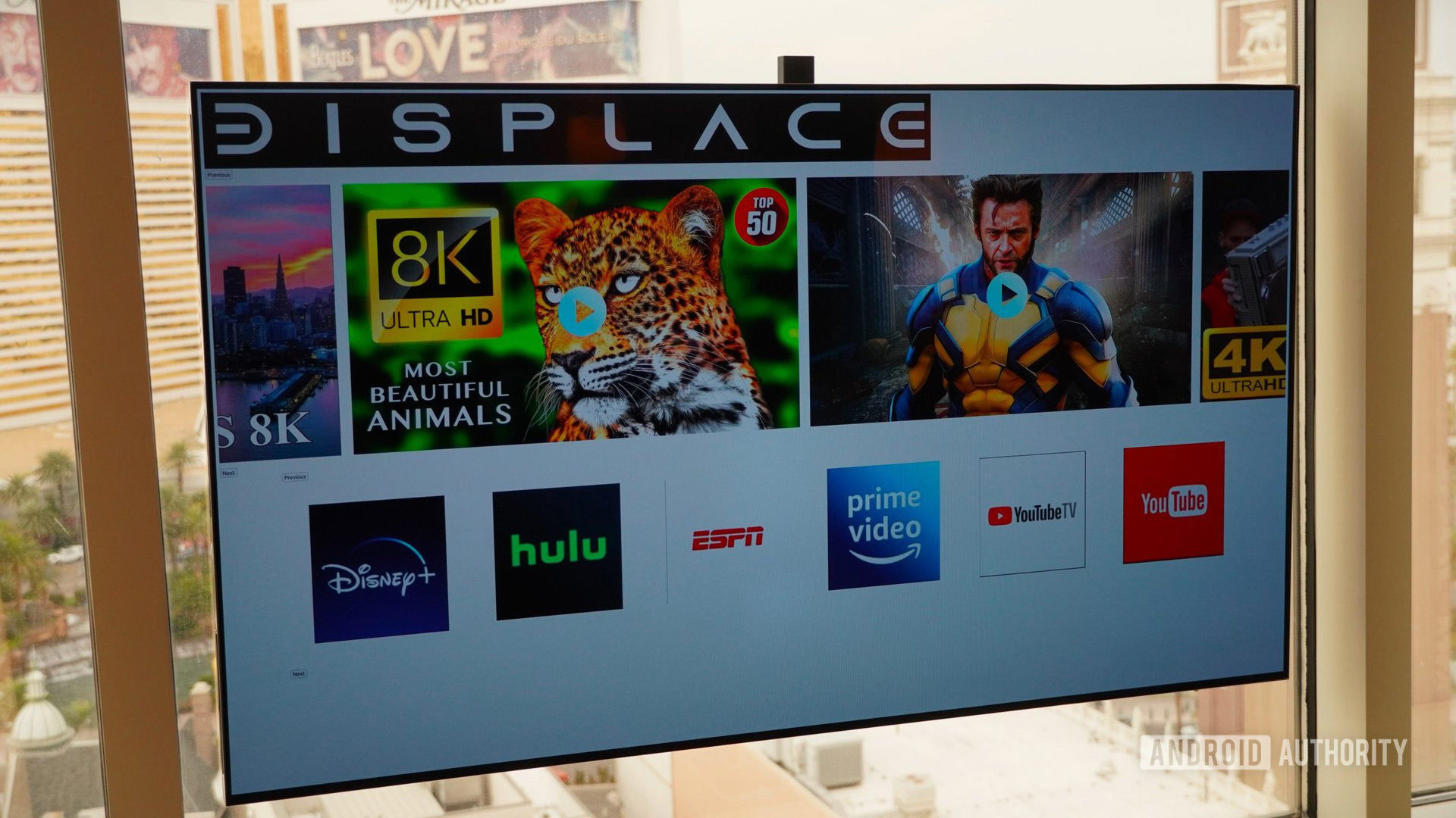 Displace shows off a 55-inch 20 pound completely wireless TV