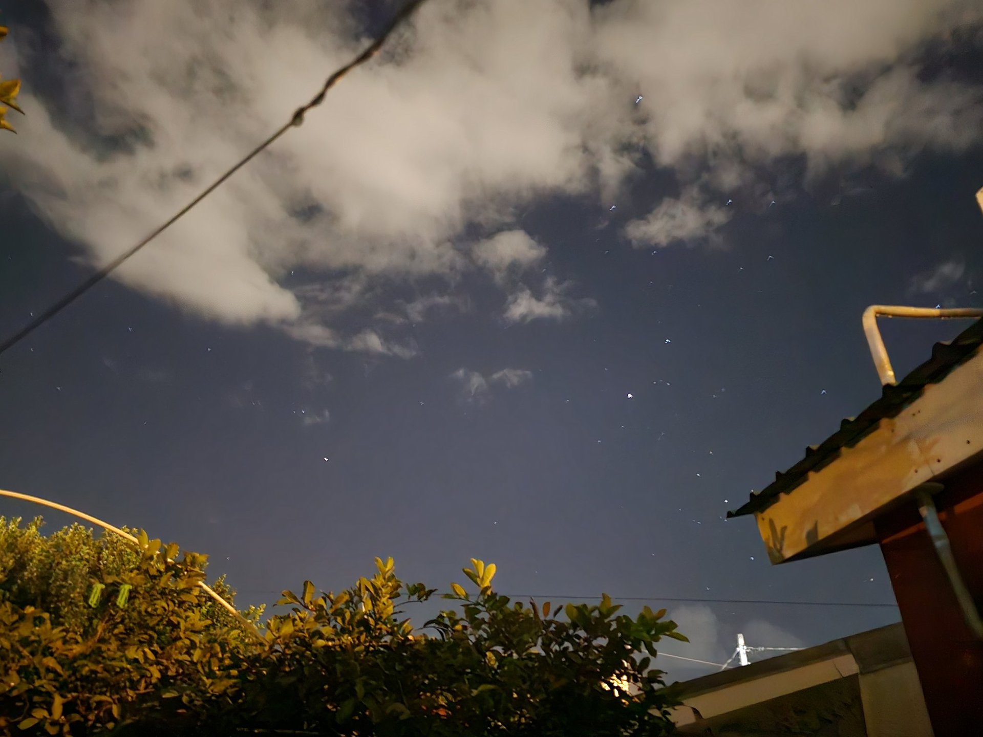 Edwards Urbina S23 Ultra night mode roof