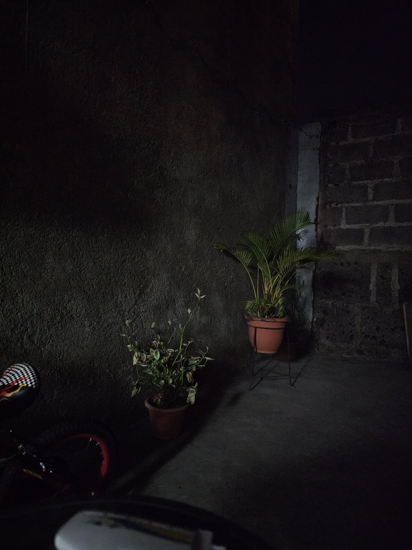 Edwards Urbina S23 Ultra standard mode wall