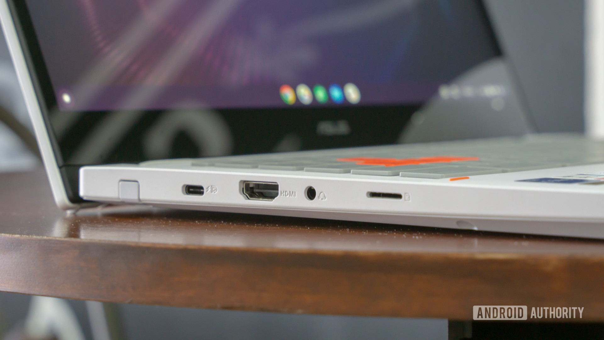 ASUS Chromebook Vibe CX34 Flip left side ports