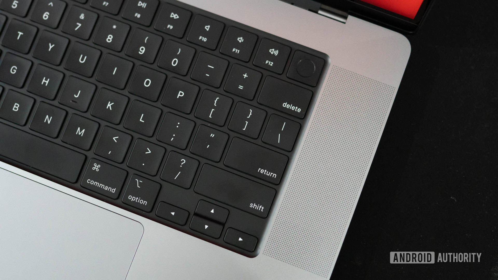 3 Easy Ways to Clean a MacBook Pro Keyboard