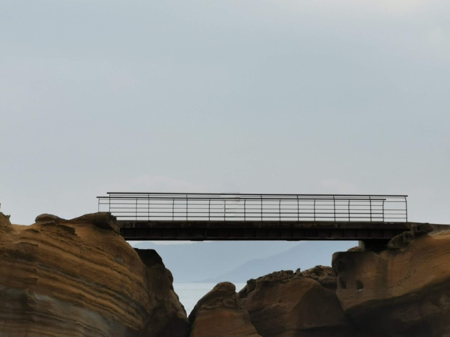 Google Magic Eraser vs Samsung Object Eraser Which one is better?