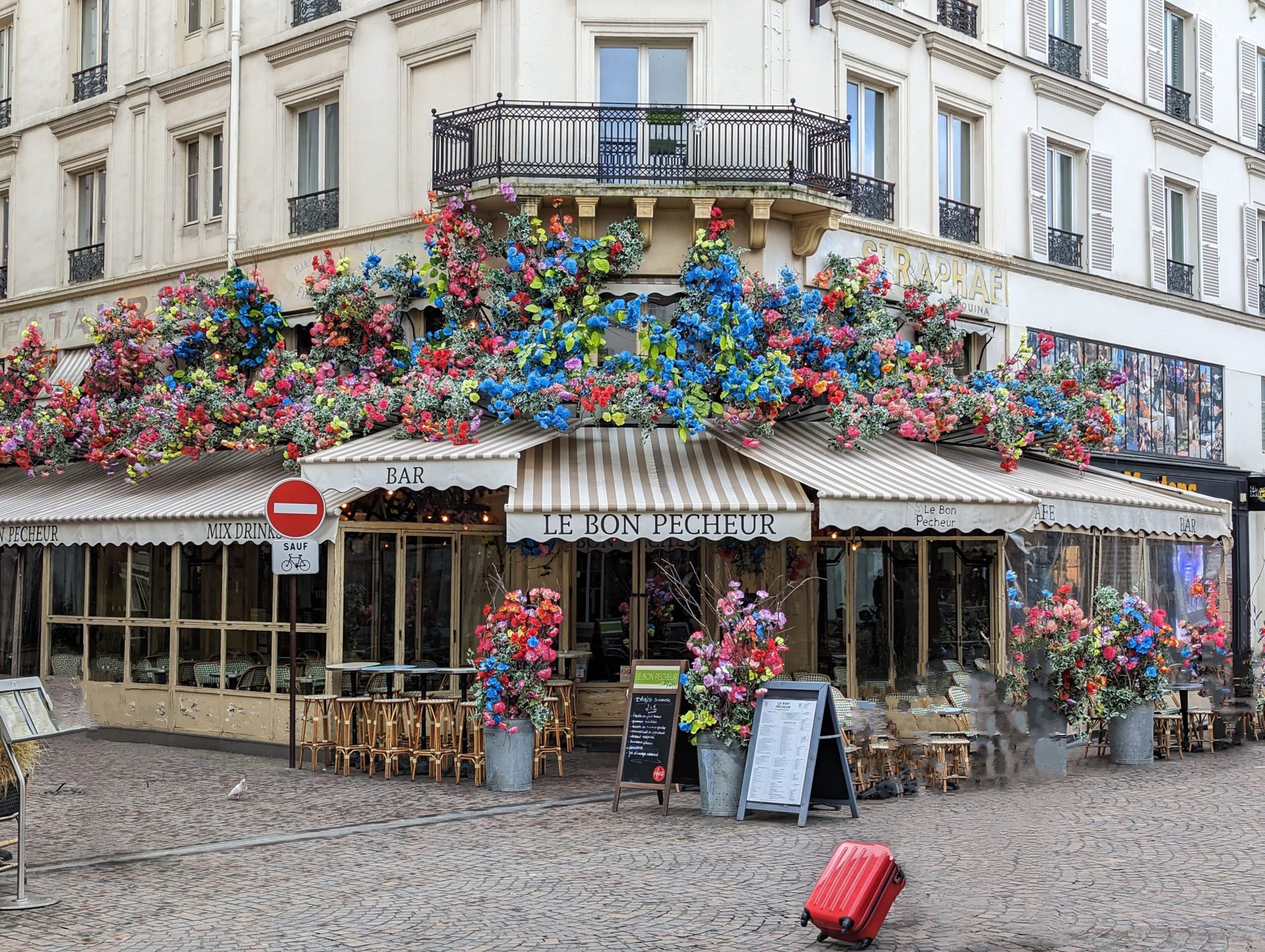 Cafe with flowers Google Magic Eraser