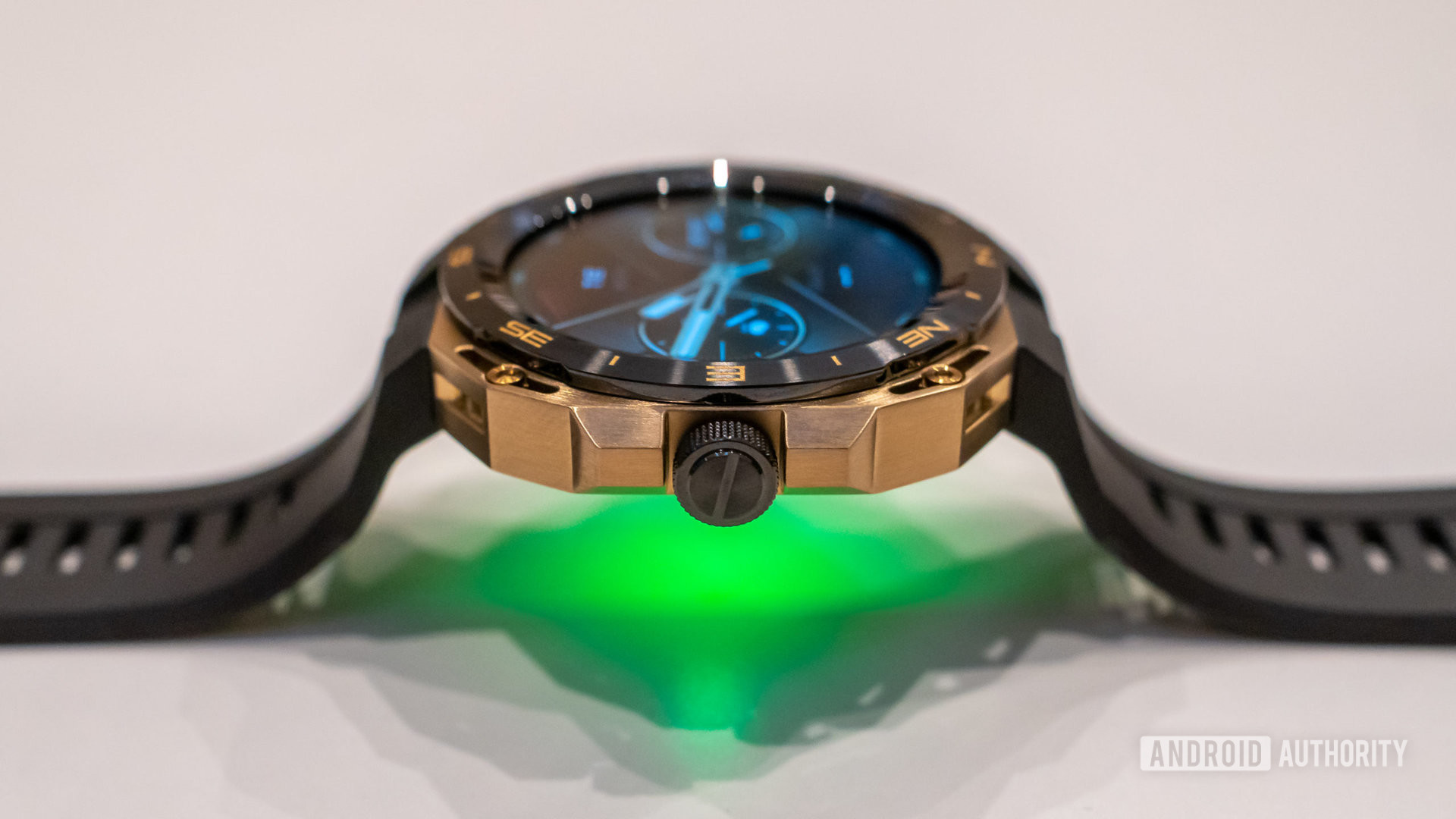 Huawei Watch GT Cyber side profile crown and strap