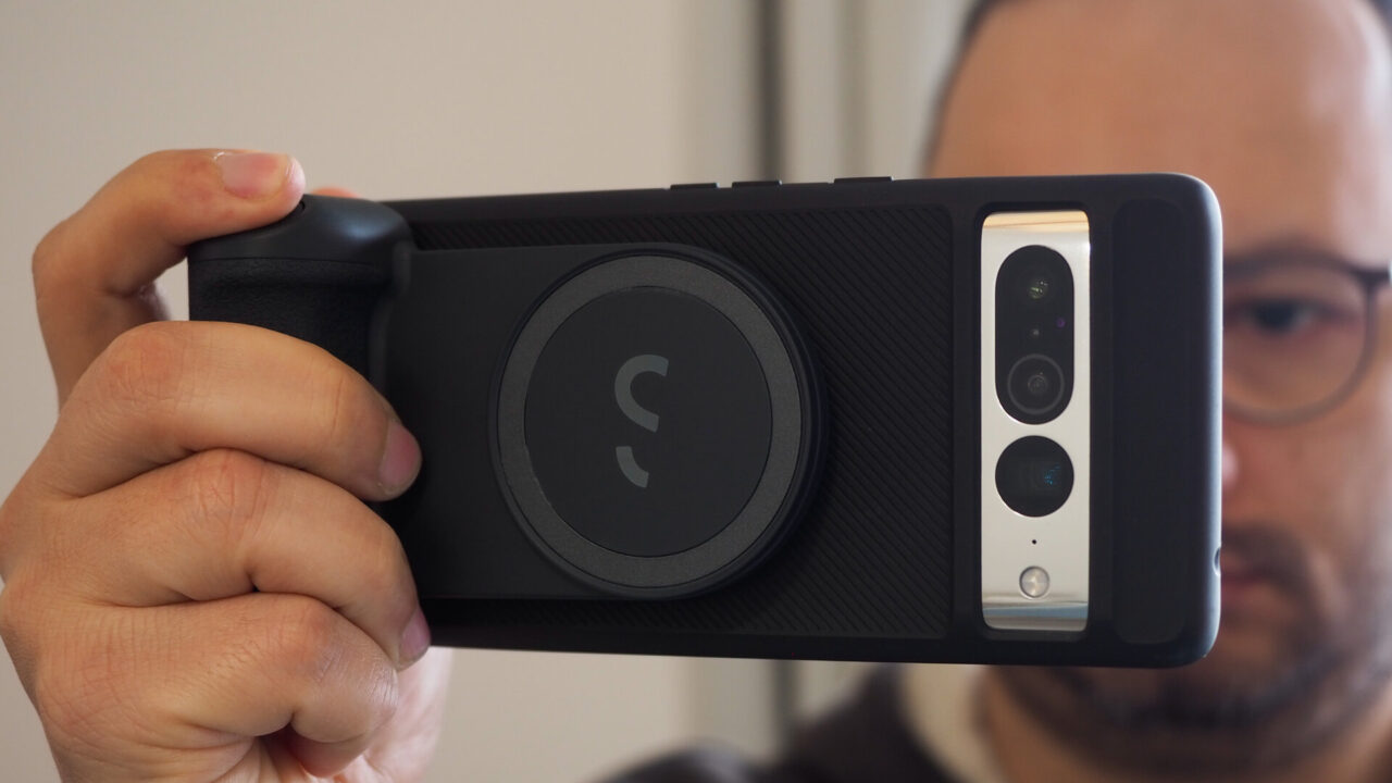 ShiftCam SnapGrip review A MagSafe grip for better photos and videos
